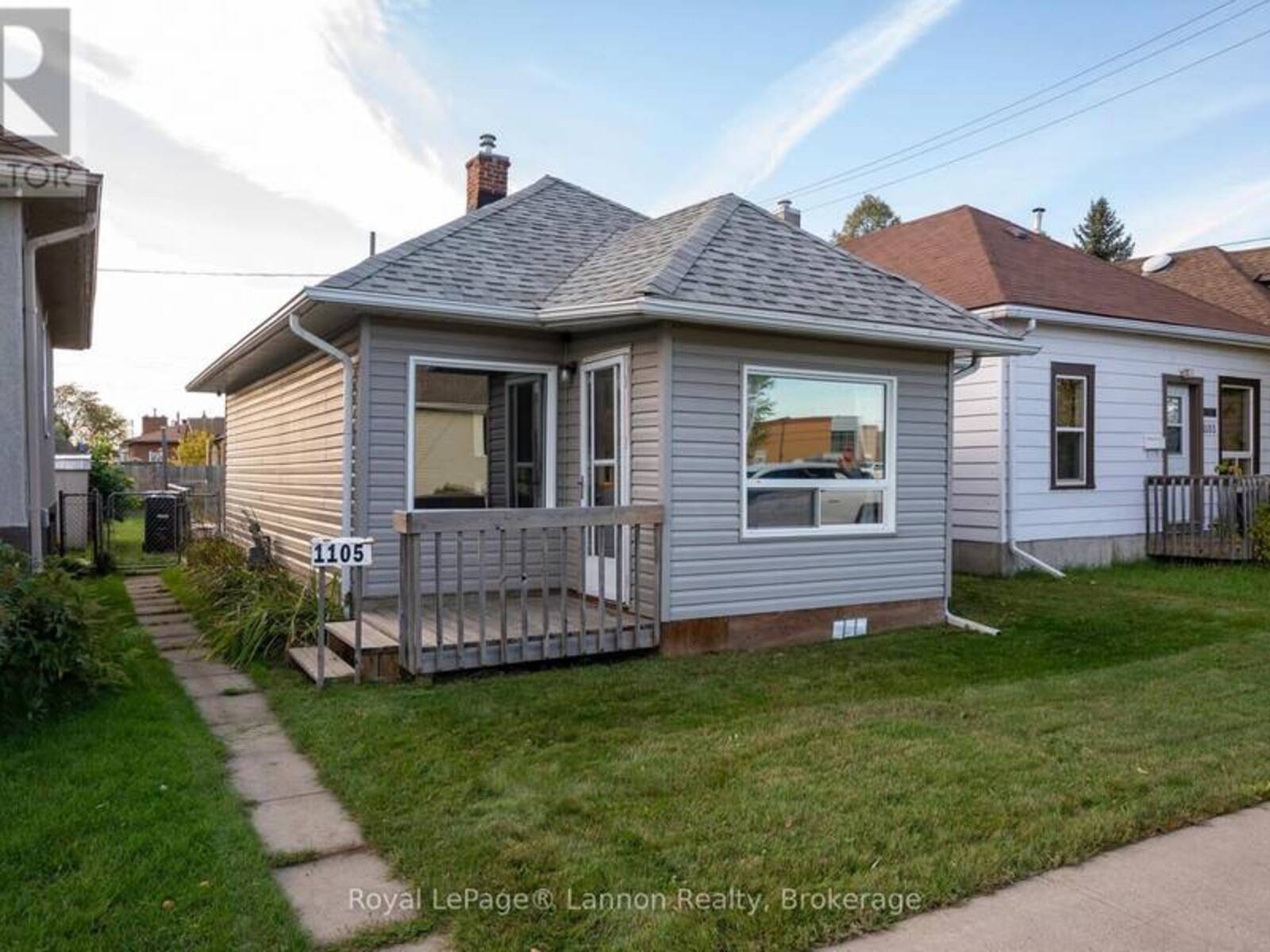 1105 BROWN STREET, Thunder Bay, Ontario P7E 2M1