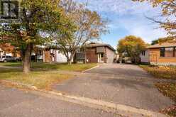 612 LANARK CRESCENT | Thunder Bay Ontario | Slide Image Two