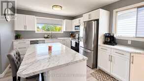 177 MATTHEWS STREET | Thunder Bay Ontario | Slide Image Eight