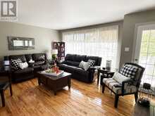 52 DICKENSON ROAD | Kenora Ontario | Slide Image Five