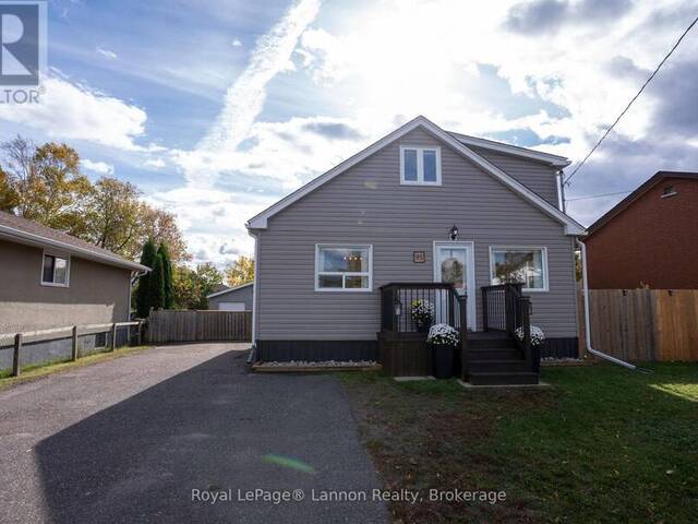95 OSWALD STREET Thunder Bay Ontario, P7A 6T2 - 3 Bedrooms Home For Sale