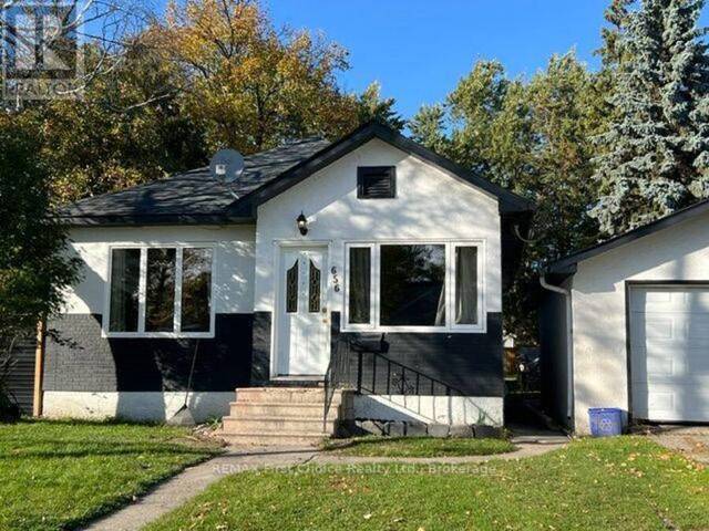 656 FIRST STREET E Fort Frances Ontario, P9A 1L5 - 4 Bedrooms Home For Sale