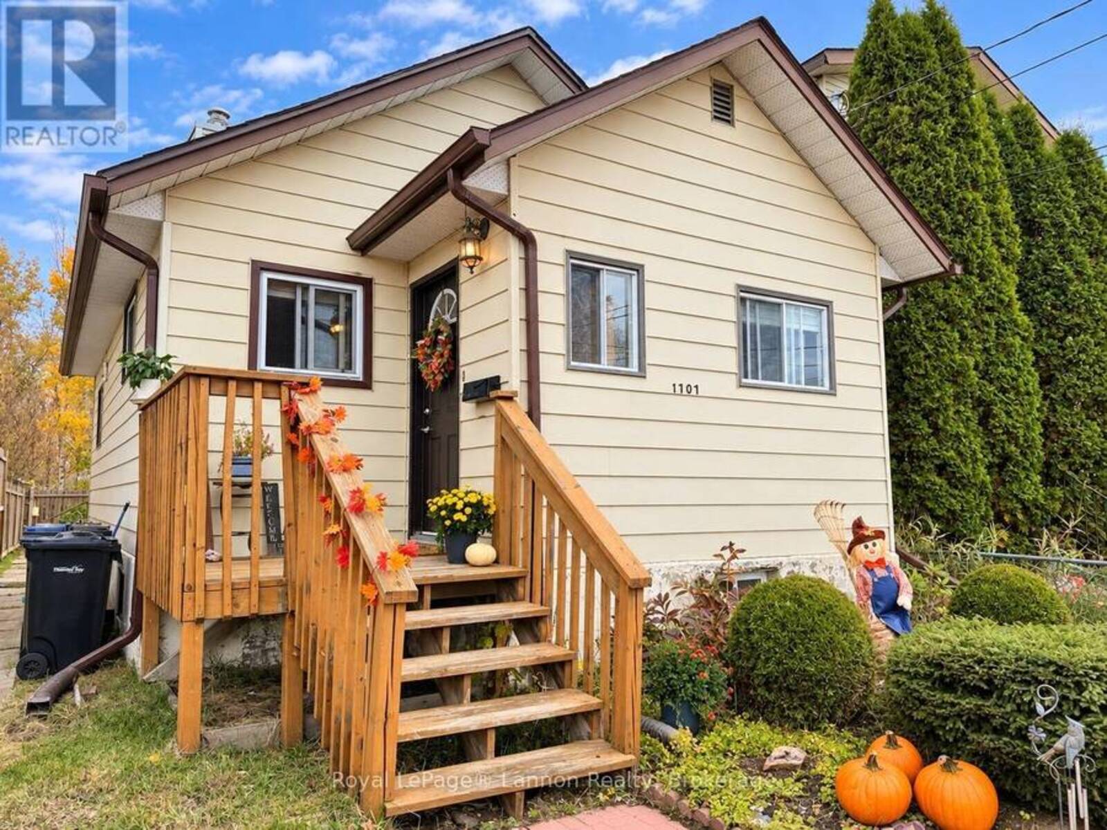 1707 CRAWFORD AVENUE, Thunder Bay, Ontario P7E 3E7