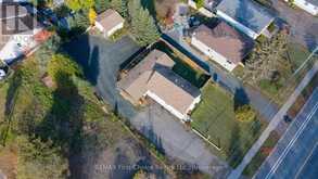 729 HODDER AVENUE | Thunder Bay Ontario | Slide Image Eight
