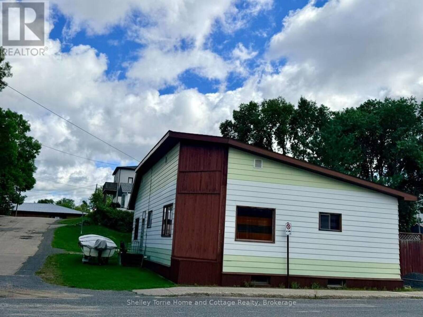 613 FRONT STREET, Keewatin, Ontario P0X 1C0