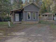 13 HORNBILL CRESCENT Thunder Bay Ontario, P7A 0K1