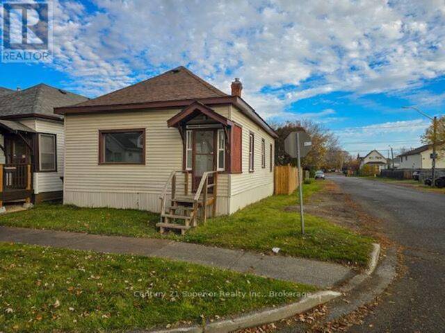 301 OGDEN STREET Thunder Bay Ontario, P7C 2N4 - 2 Bedrooms Home For Sale