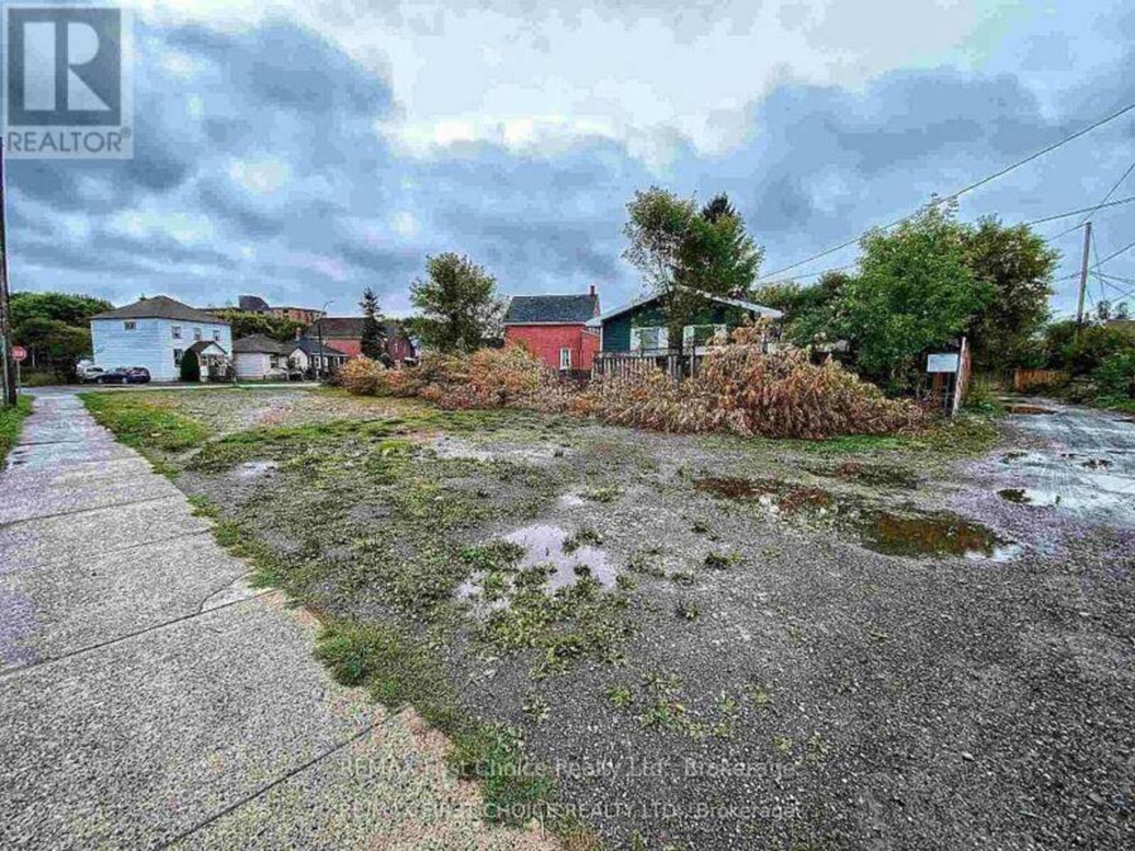 145 CUMMING STREET, Thunder Bay, Ontario P7C 1N8