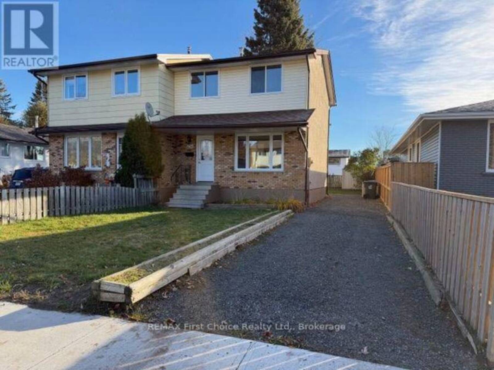 254 PERTH CRESCENT, Thunder Bay, Ontario P7A 7N7