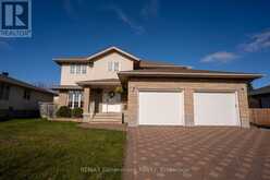 312 WADE CRESCENT | Thunder Bay Ontario | Slide Image One