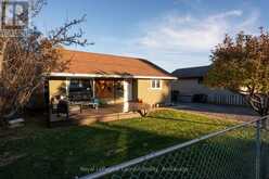 562 LESLIE AVENUE | Thunder Bay Ontario | Slide Image Two