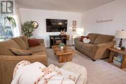 562 LESLIE AVENUE | Thunder Bay Ontario | Slide Image Four
