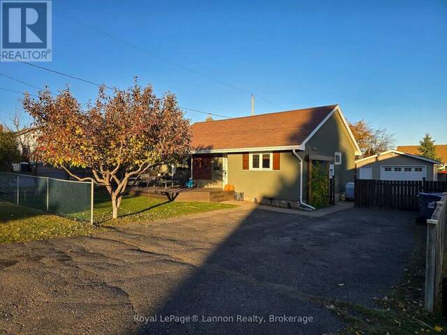 562 LESLIE AVENUE Thunder Bay Ontario, P7A 1Z3 - 3 Bedrooms Home For Sale