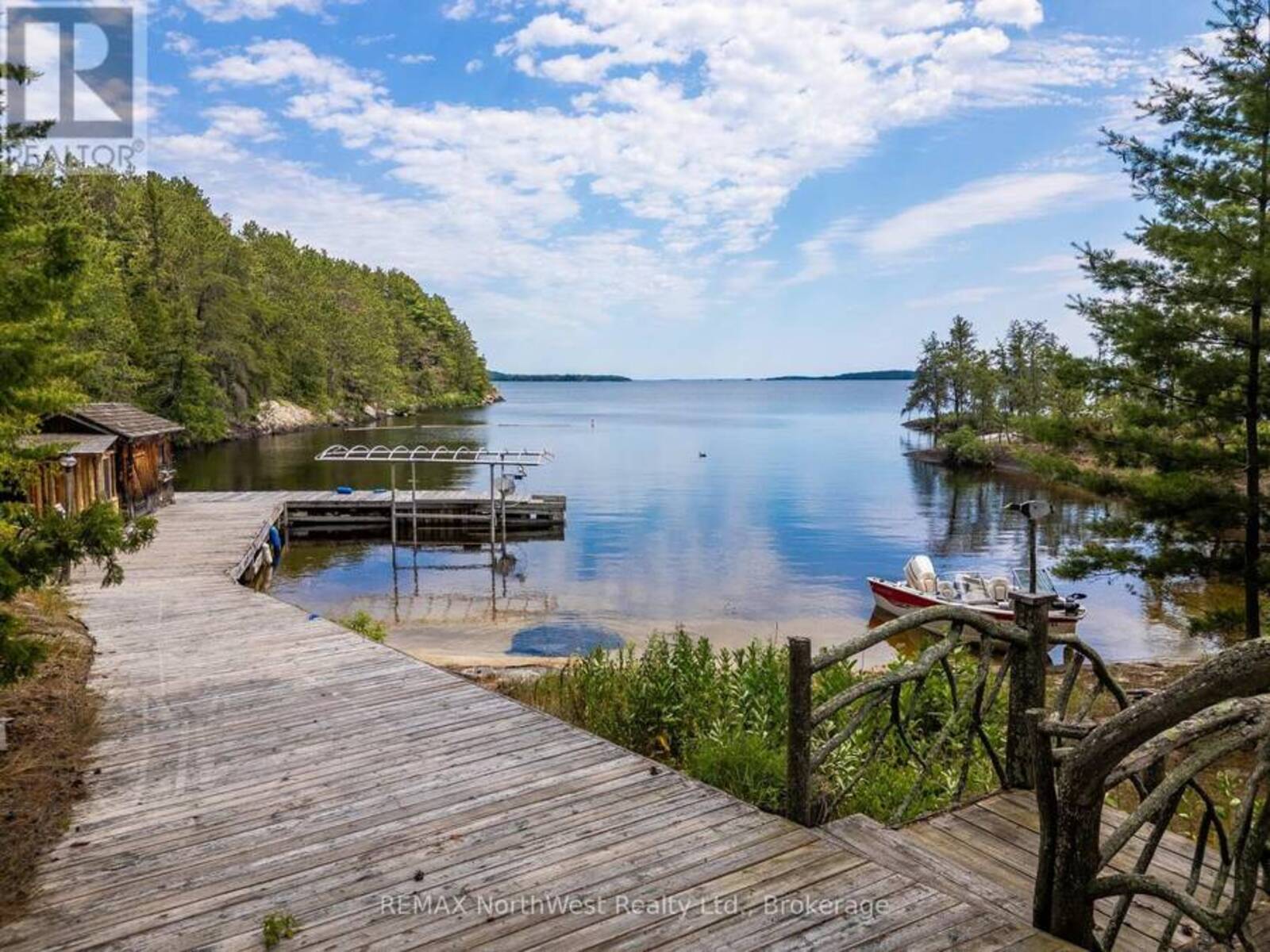 RAINY LAKE - 1 RED PINE ISLAND, Rainy River, Ontario P9A 3M3