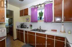 372 INCHIQUIN STREET | Thunder Bay Ontario | Slide Image Thirteen
