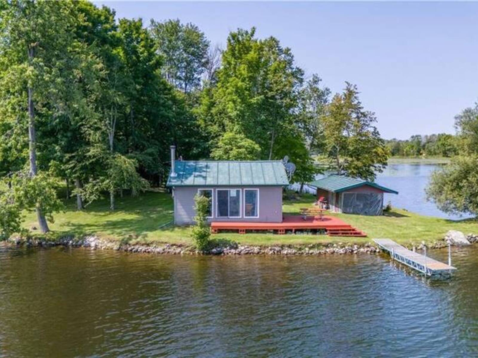 16 TWIN BAY ESTATE, Mallorytown, Ontario K0E 1R0