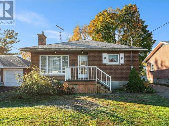 24 MCLEAN BOULEVARD Perth Ontario, K7H 2Z3