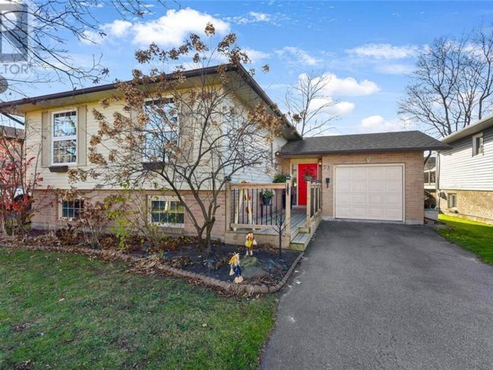 53 CAMBRIDGE CRESCENT, Brockville, Ontario K6V 6L7