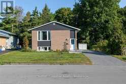 64 WOODSTONE CRESCENT | Kingston Ontario | Slide Image Three