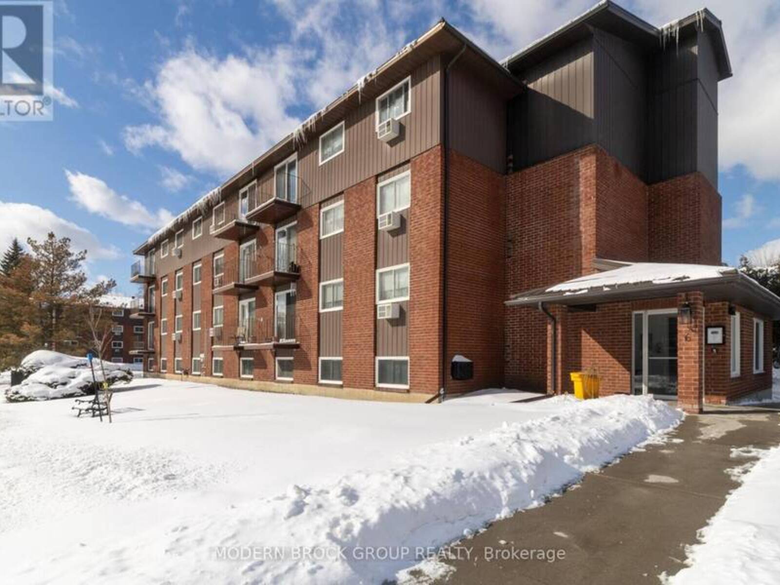 13 - 6 CHARLOTTE PLACE, Brockville, Ontario K6V 6T4