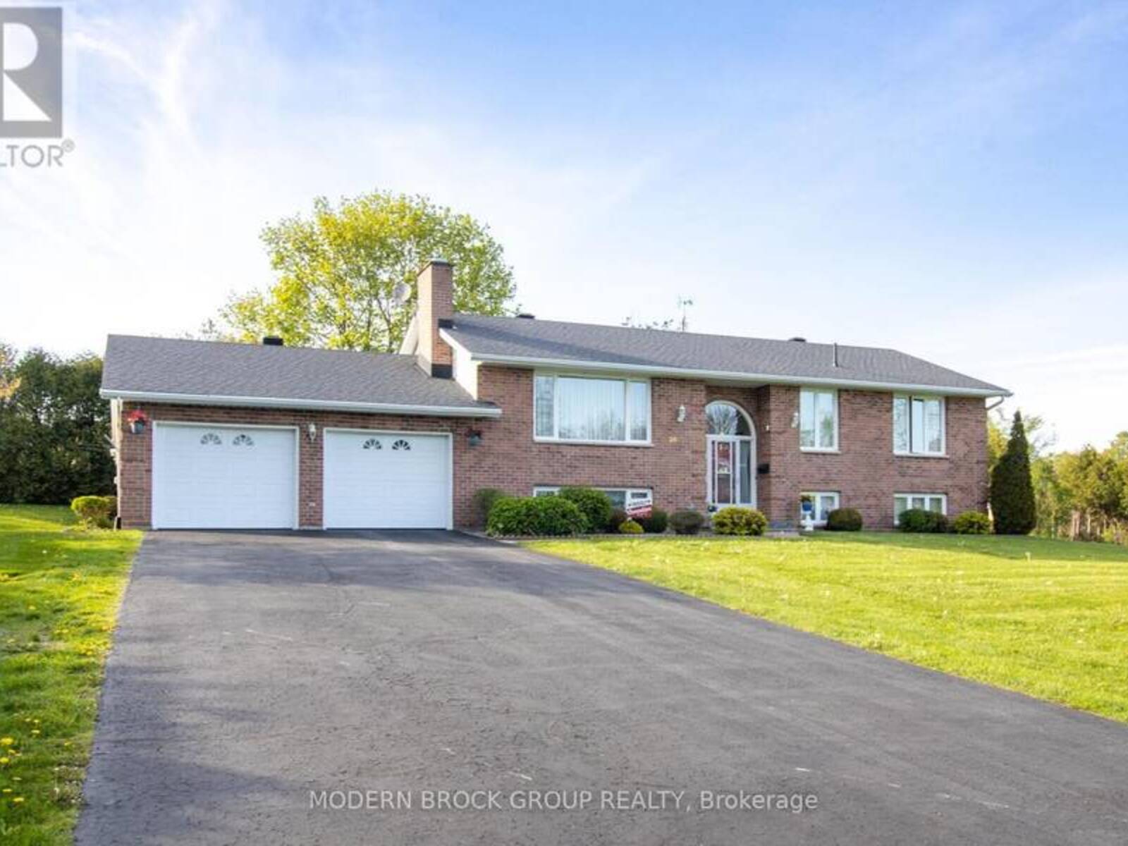 24 BERNARD CRESCENT, Augusta, Ontario K0E 1P0
