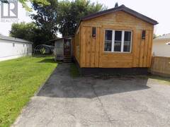 15 KAVANAGH DRIVE KAVANAGH DRIVE S Smiths Falls Ontario, K7A 4S5