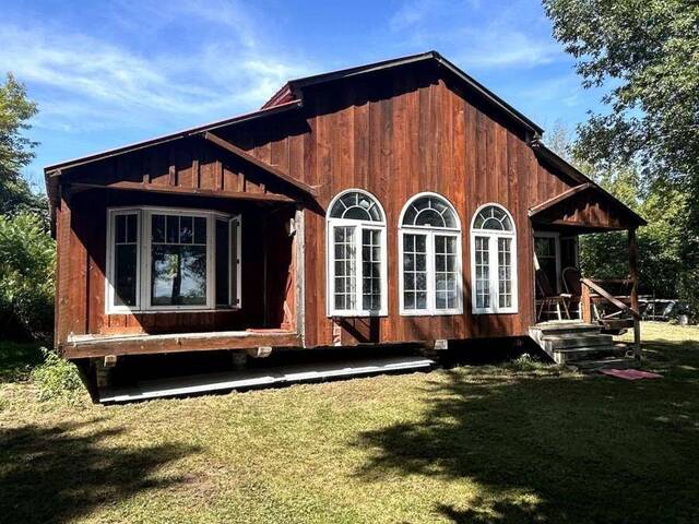 8 ST. FRANCIS ISLAND South Glengarry Ontario, K0C 2E0 - 2 Bedrooms Waterfront Home For sale