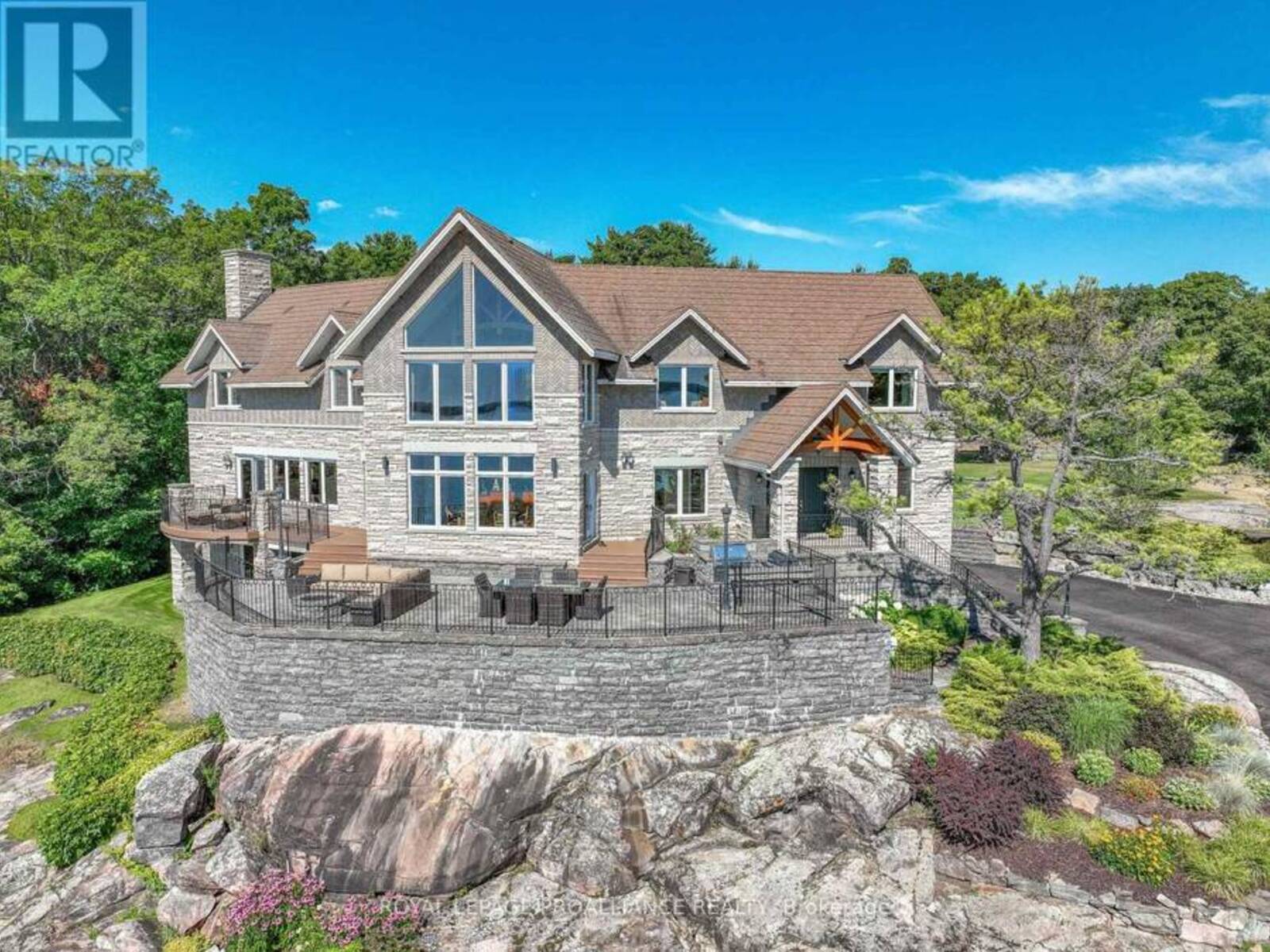 1188 1000 ISLANDS PARKWAY, Mallorytown, Ontario K0E 1R0