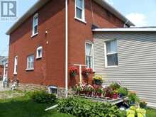 71 RUSSELL STREET E | Smiths Falls Ontario | Slide Image Four