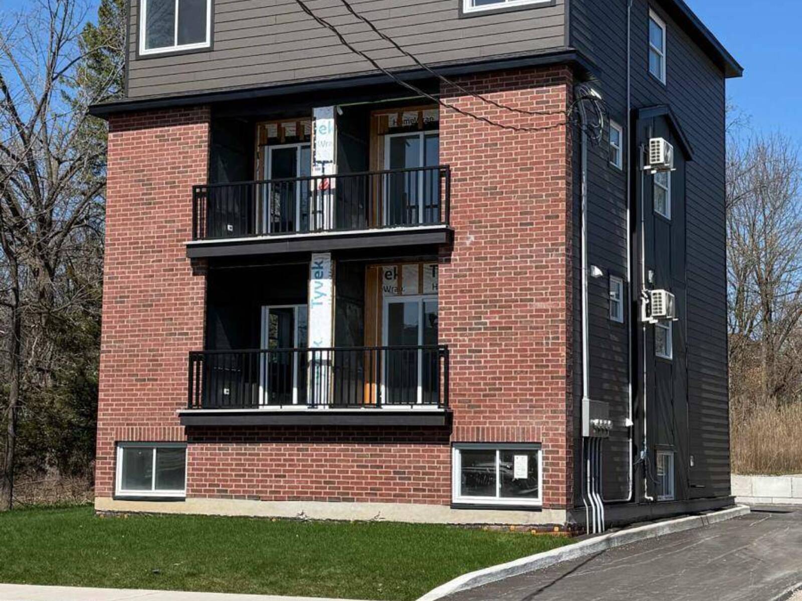131 GORE STREET E, Perth, Ontario K7H 1J6