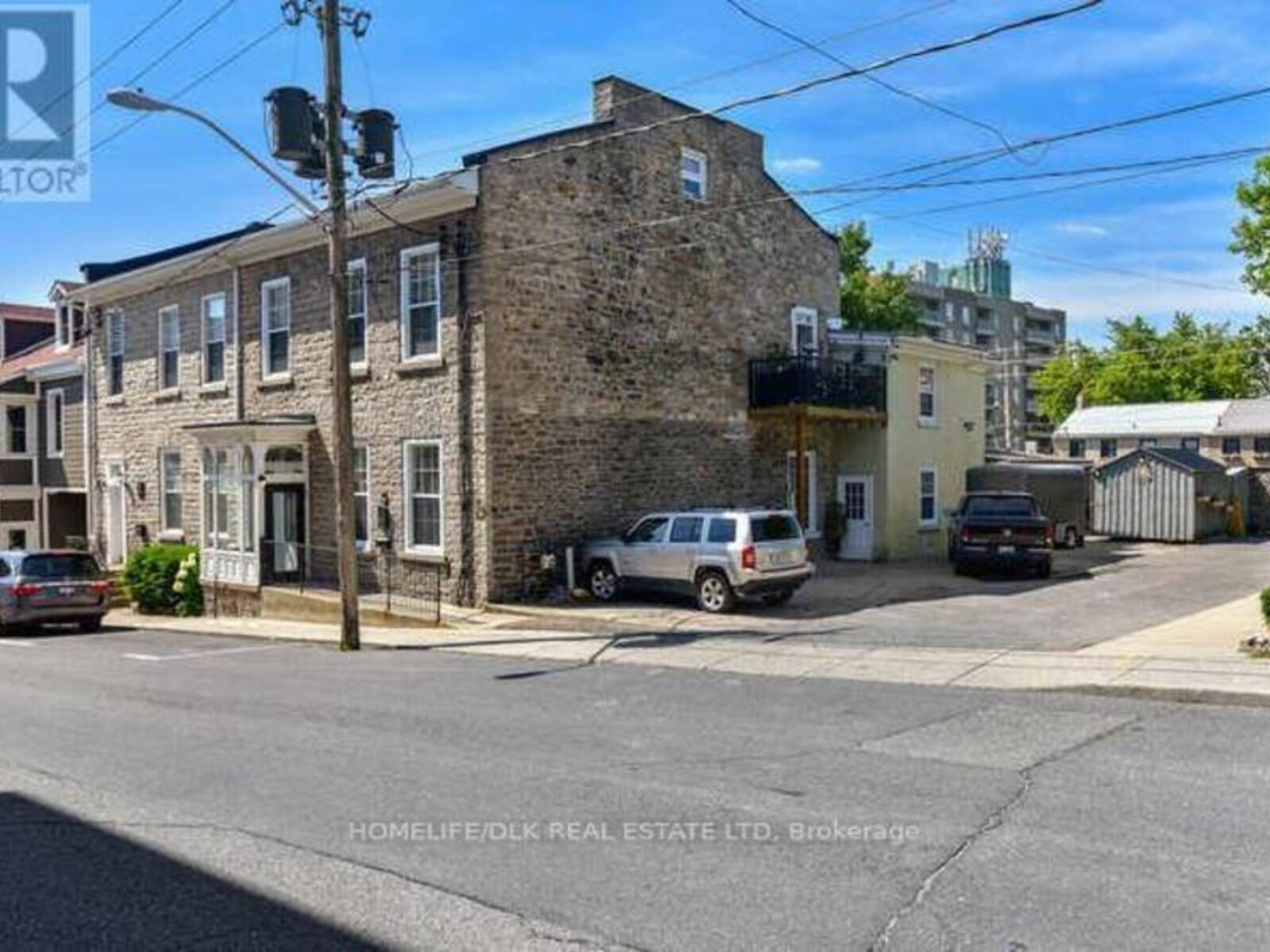 32 APPLE STREET, Brockville, Ontario K6V 4X8