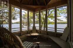32 BUCK ISLAND | Leeds and the Thousand Islands Ontario | Slide Image Sixteen