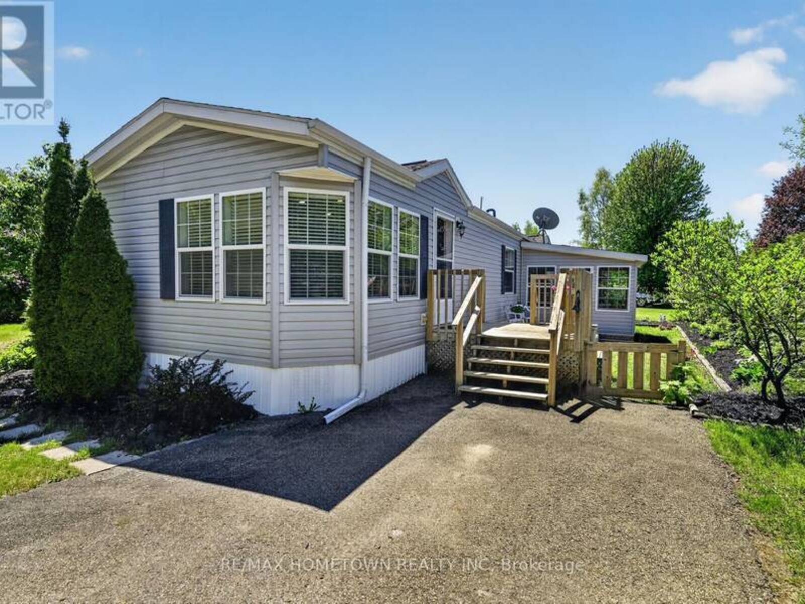 116 HUTT ROAD, Brockville, Ontario K6V 5T2