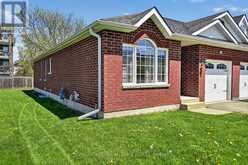 157 STEACY GARDENS E | Brockville Ontario | Slide Image Two