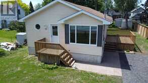72 ST LAWRENCE STREET | Morrisburg Ontario | Slide Image One