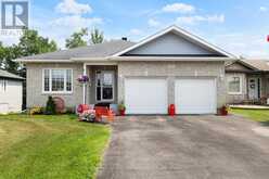 42 CODE CRESCENT | Smiths Falls Ontario | Slide Image One