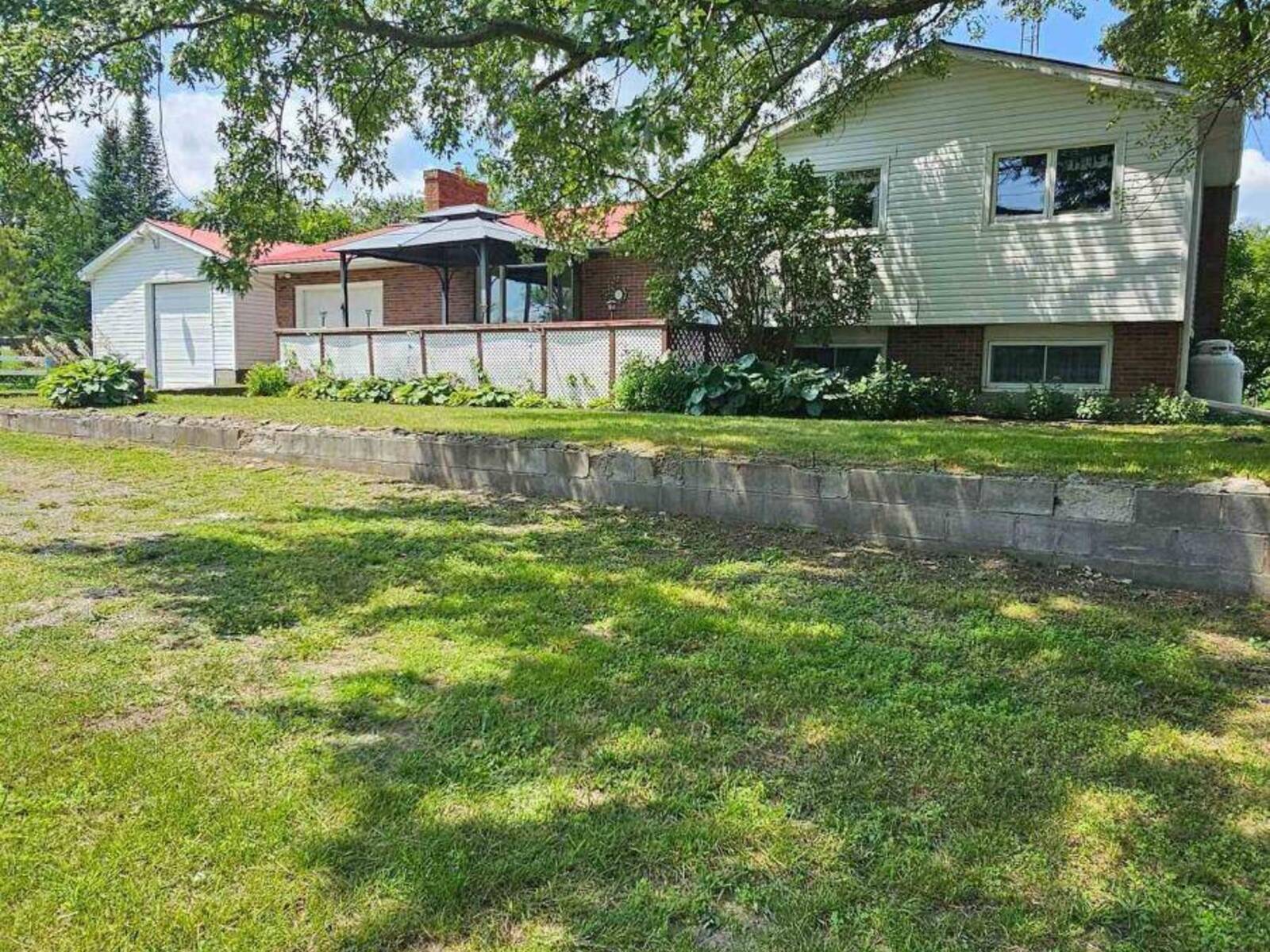 2564 2ND CONC ROAD, Mallorytown, Ontario K0E 1R0