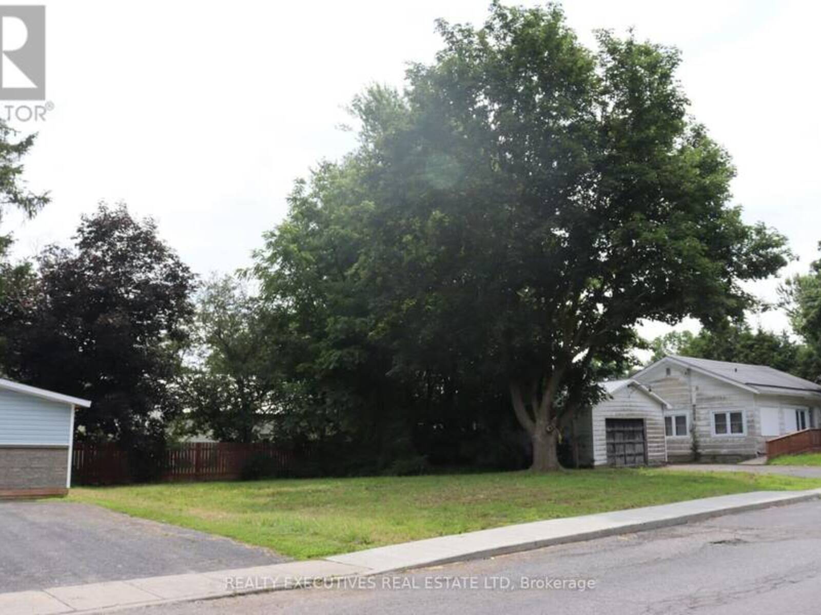 29 COLLEGE STREET, North Dundas, Ontario K0C 1H0