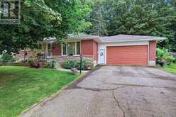 21 FAIRWAY CRESCENT | Brockville Ontario | Slide Image Two