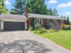 121 STAMFORD DRIVE Perth Ontario, K7H 3C1