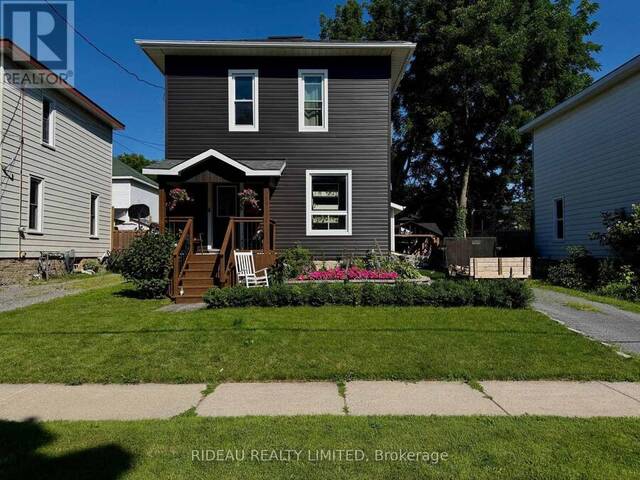 110 MAIN STREET E Smiths Falls Ontario, K7A 1B2 - 3 Bedrooms Home For Sale