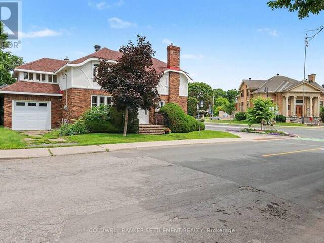 2 GLADSTONE AVENUE Smiths Falls Ontario, K7H 1L2 - 3 Bedrooms Home For Sale