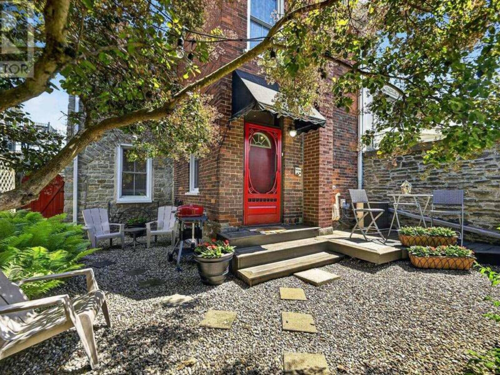 34 WATER STREET W, Brockville, Ontario K6V 3L3