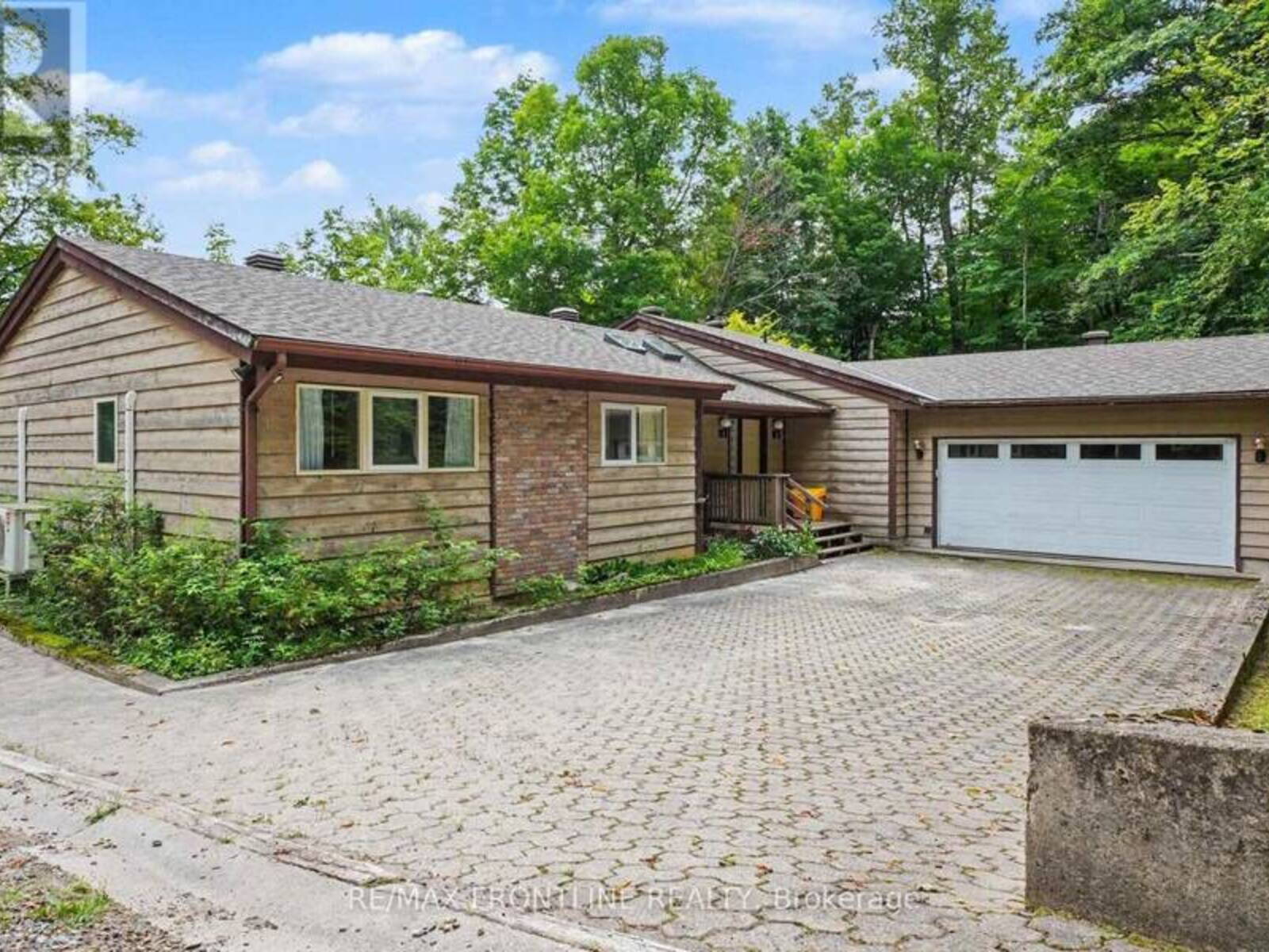178 BURKE LANE, Tay Valley, Ontario K0H 2B0