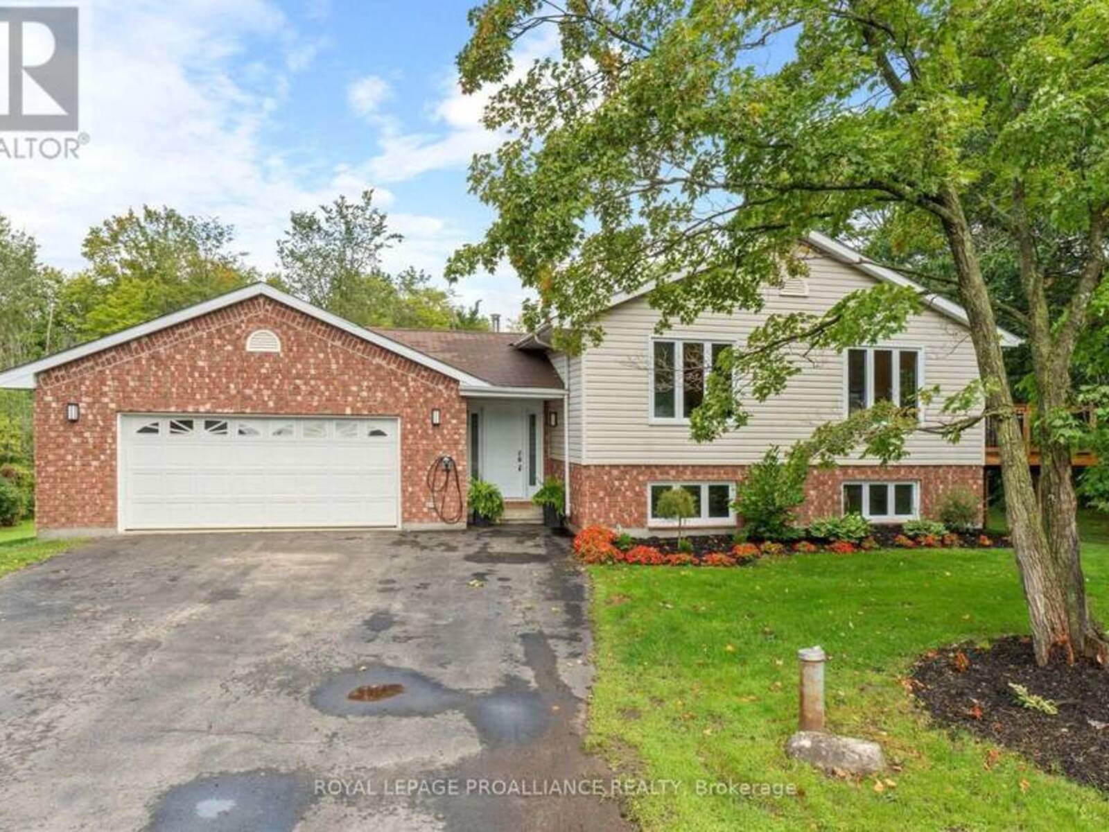 18 EAST TOWNLINE ROAD, Mallorytown, Ontario K0E 1R0