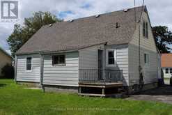 48 PINE STREET | Smiths Falls Ontario | Slide Image Five