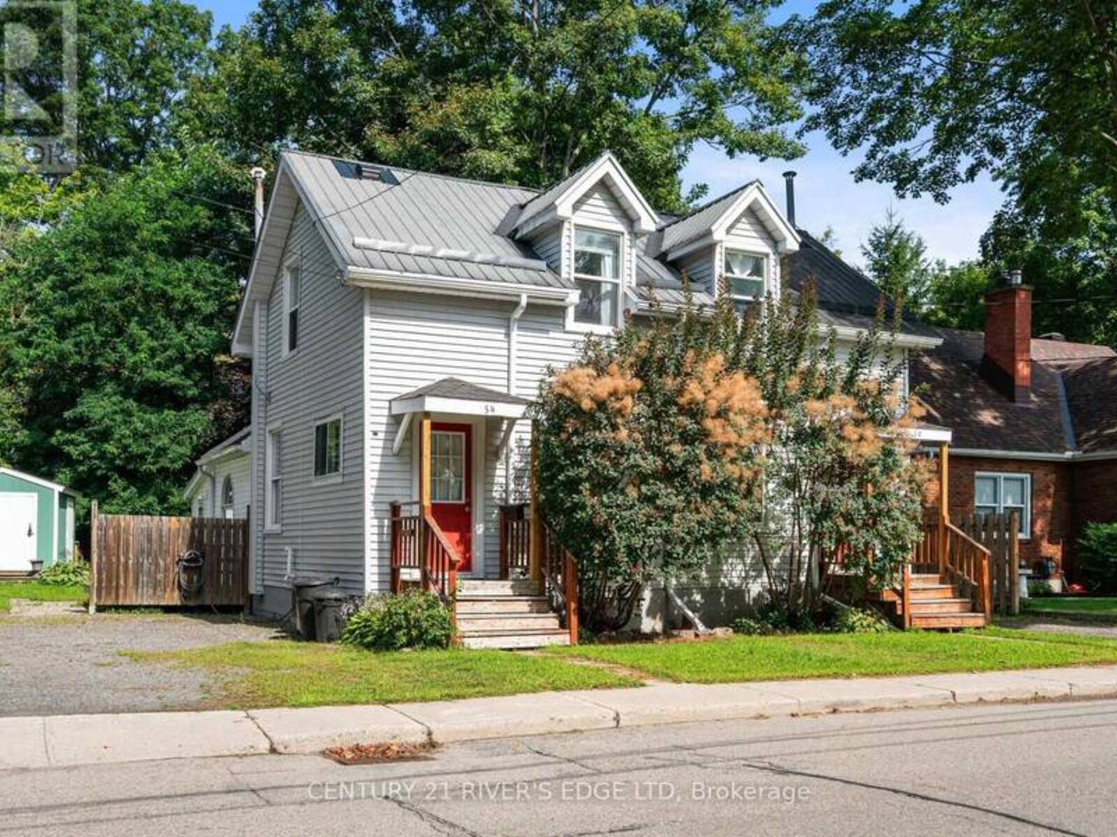 54 HARTLEY STREET, Brockville, Ontario K6V 3N5