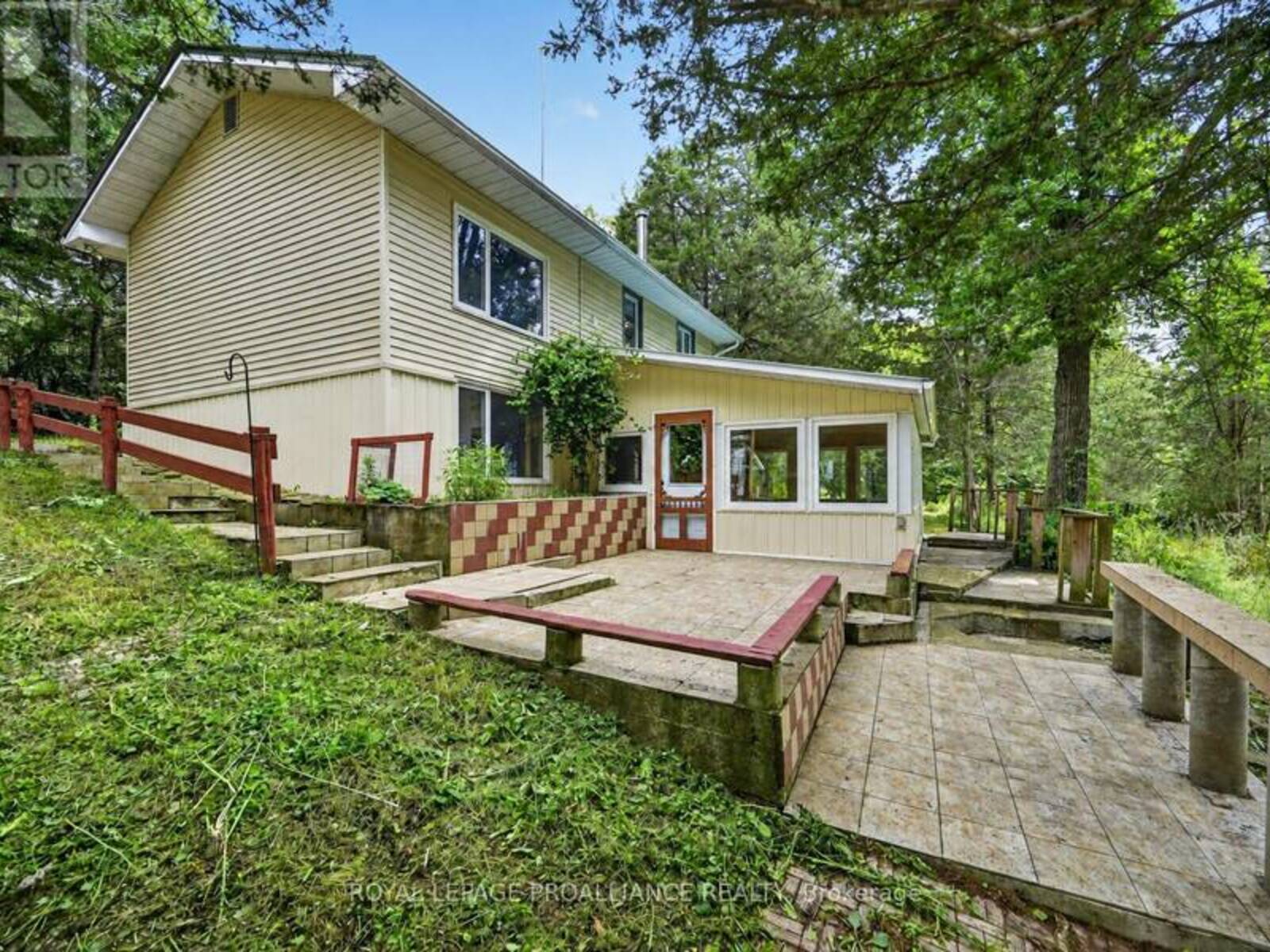100 COONS ROAD, Rideau Lakes, Ontario K0G 1E0