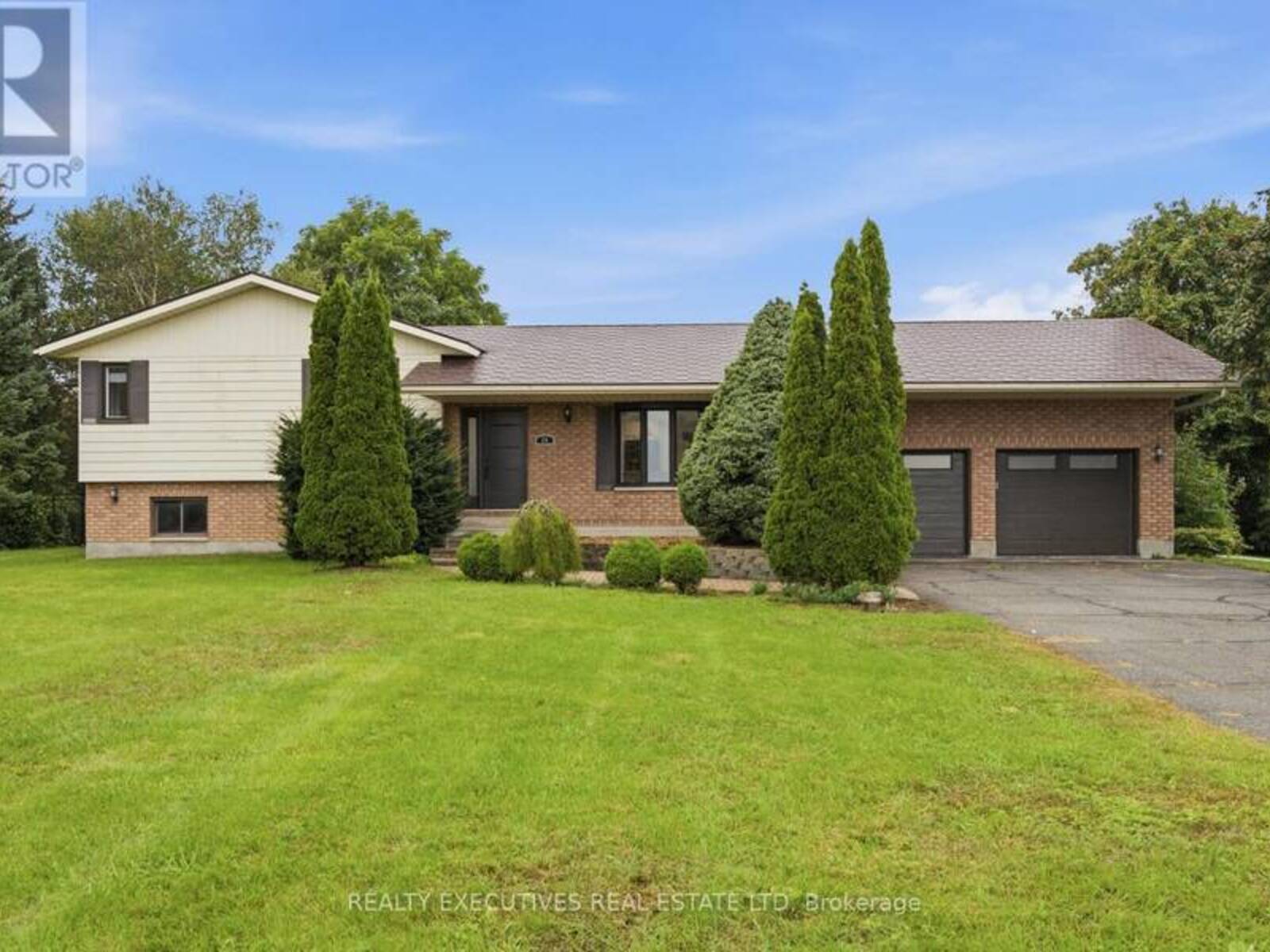 25 CRYSLER STATION ROAD, North Stormont, Ontario K0A 1R0