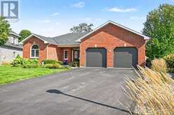 8 TAGGART CRESCENT | Perth Ontario | Slide Image One